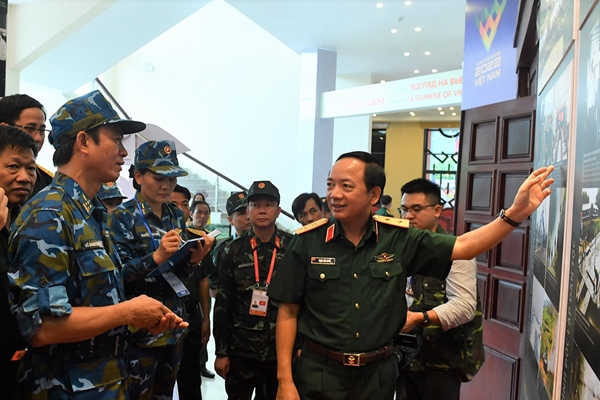 Trung tướng Trịnh Văn Quyết kiểm tra hoạt động công tác Đảng, công tác chính trị lực lượng tham gia Army Games 2022
